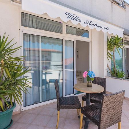 Apartmani Antunovic Podgora Esterno foto