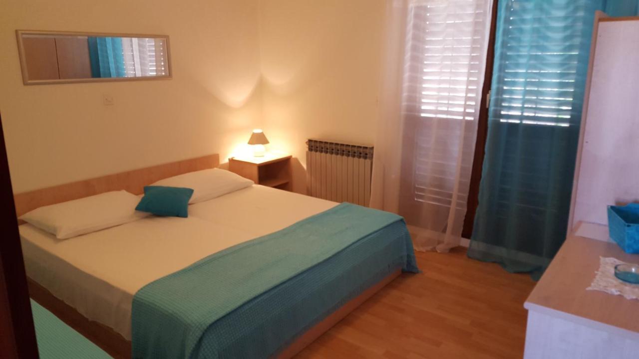 Apartmani Antunovic Podgora Esterno foto