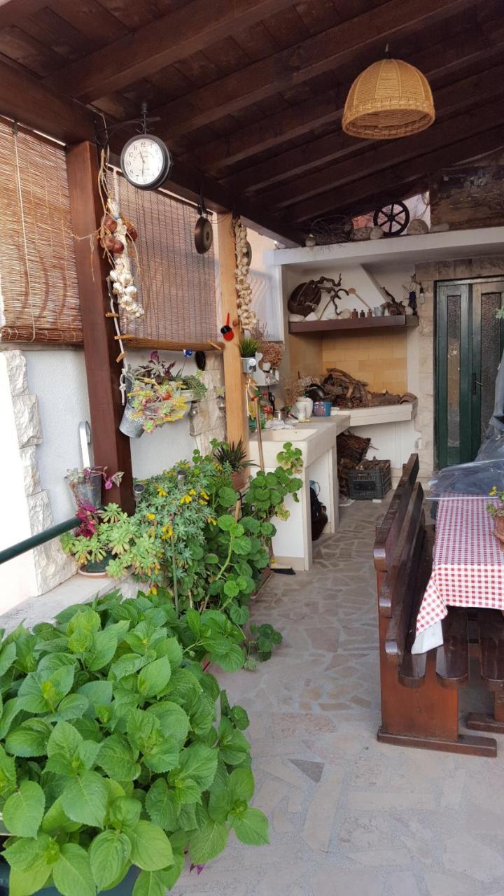 Apartmani Antunovic Podgora Esterno foto
