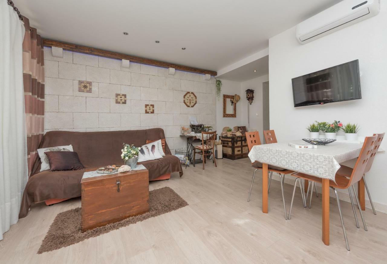 Apartmani Antunovic Podgora Esterno foto