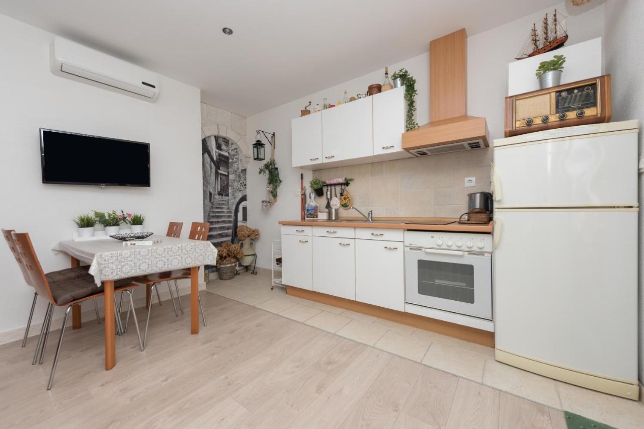 Apartmani Antunovic Podgora Esterno foto