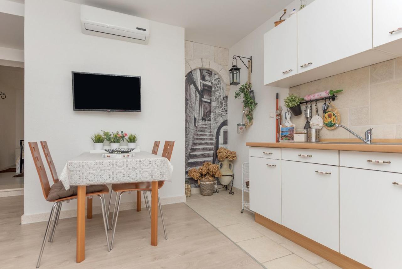 Apartmani Antunovic Podgora Esterno foto
