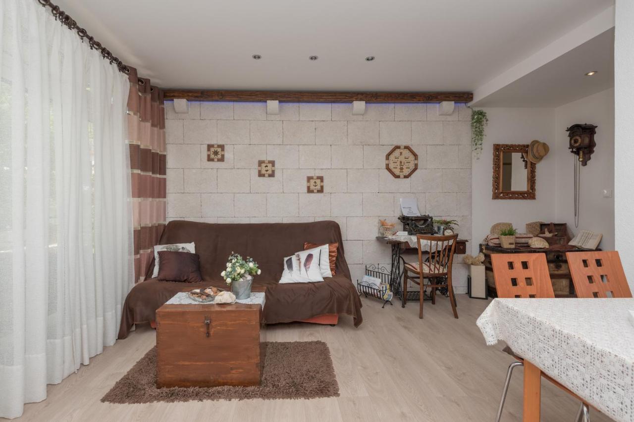 Apartmani Antunovic Podgora Esterno foto