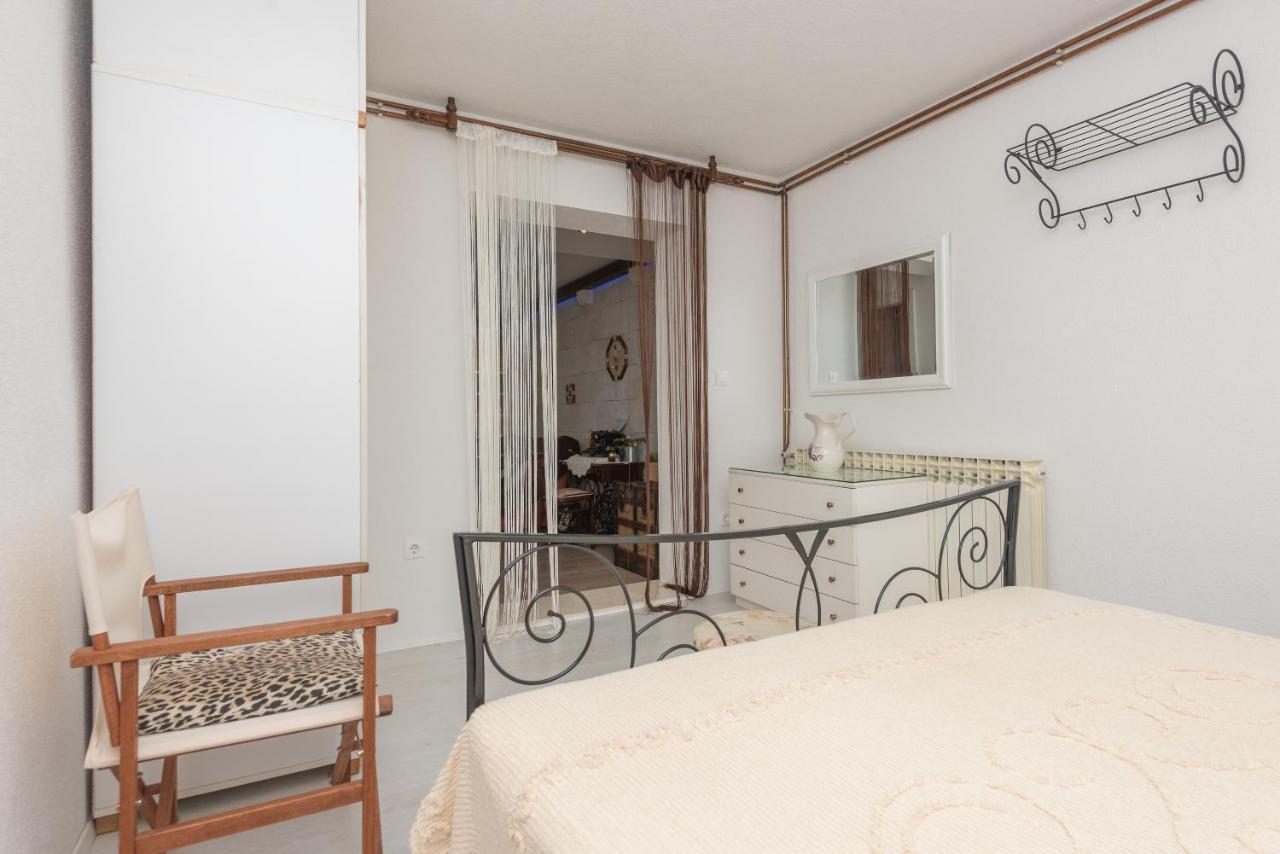 Apartmani Antunovic Podgora Esterno foto