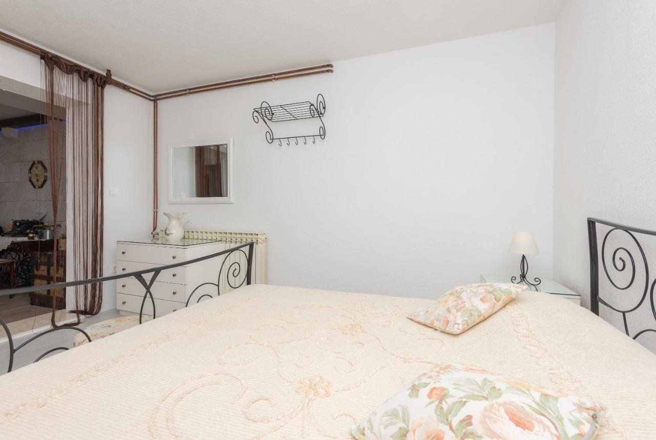 Apartmani Antunovic Podgora Esterno foto