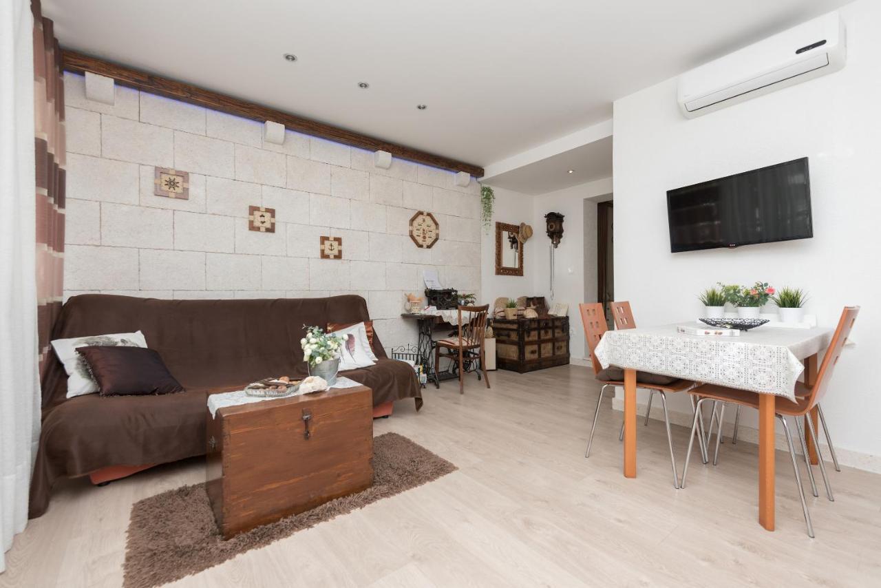 Apartmani Antunovic Podgora Esterno foto
