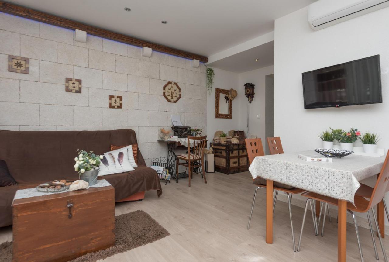 Apartmani Antunovic Podgora Esterno foto